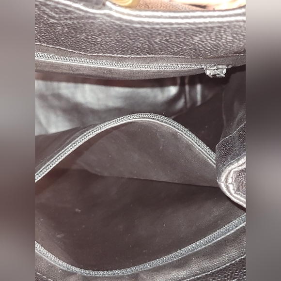 CHANEL Caviar Leather Vintage Bucket Bag with 6 1.7" CC Logo in 24K Gold Plated - Picture 7 of 13